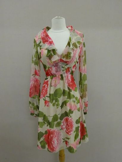 VALENTINO


Robe en soie longueur genoux...