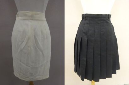 Lot comprenant :

- CHRISTIAN DIOR

Jupe...