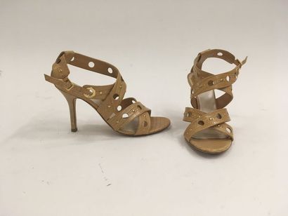 CHRISTIAN DIOR


Paire de sandales en cuir...