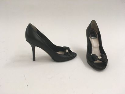 CHRISTIAN DIOR


Paire d'escarpins 