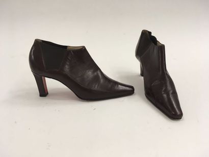Christian LOUBOUTIN


Paire de bottines à...