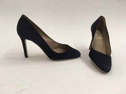 VALENTINO


Paire d'escarpins à bout rond...
