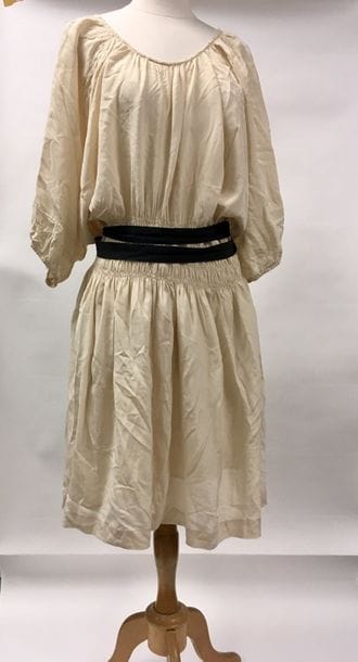 Etoile Isabel MARANT 


Robe à manches trois...