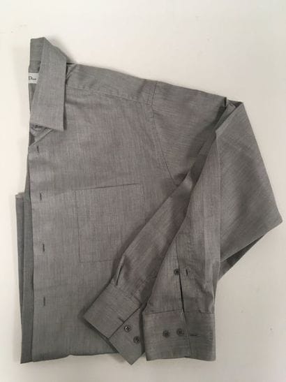 CHRISTIAN DIOR


Chemise d'homme en coton...