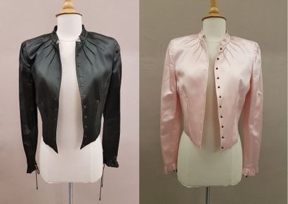 GIVENCHY


Lot comprenant : 

- Veste courte...