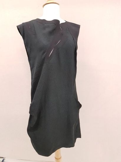 Vanessa BRUNO


Robe droite en soie texturée...