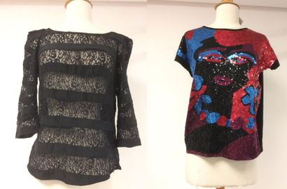 Lot comprenant :

 - SANDRO 

Top en dentelle...