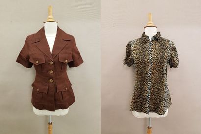 Lot comprenant : 

- BAZAR de CHRISTIAN LACROIX...