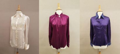 Lot comprenant : 

- VALENTINO 

Chemisier...