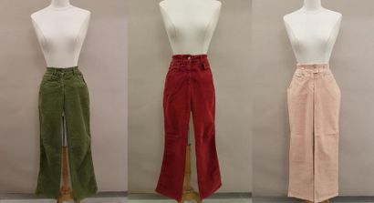 Lot comprenant : 

- VALENTINO 

Pantalon...