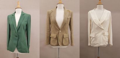 Lot comprenant : 

- EMPORIO ARMANI

Blazer...