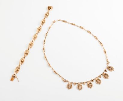 Lot en or jaune (750) comprenant : 

- Collier...