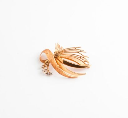 Broche gerbe en or jaune (750) en partie...