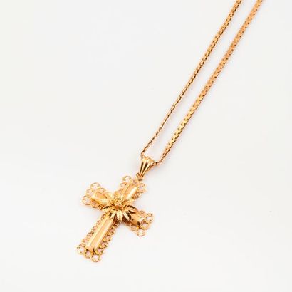 Pendentif croix en or jaune (750) en partie...