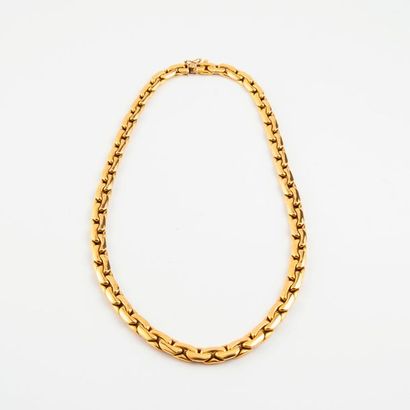 Collier en or jaune (750) à maille haricot....