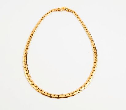 Collier en or jaune (750) à maille haricot....