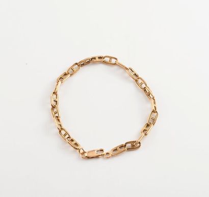Bracelet en or jaune (750) à maille marine...
