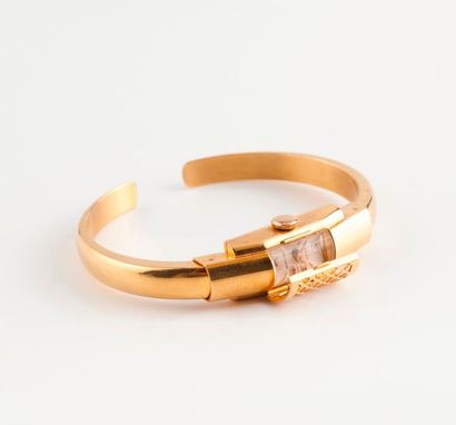 GIROXA


Montre bracelet de dame en or jaune...