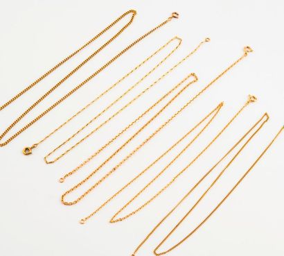 Lot comprenant : 

- Une chaine maille forçat...