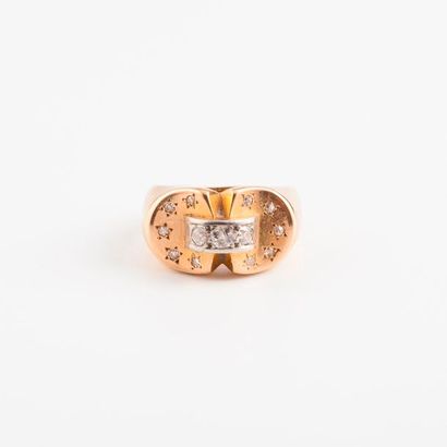 Bague pont en or jaune (750) et platine (850)...
