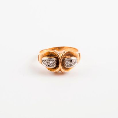 Bague en or jaune (750) et platine (850)...