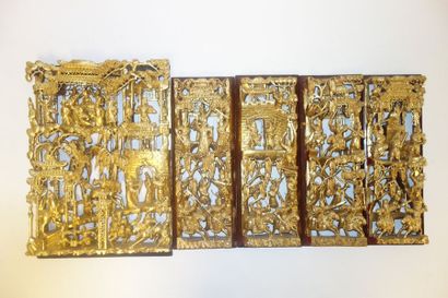 CHINE, XXème siècle. 


Lot de 5 panneaux...