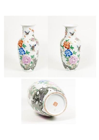 CHINE, XXème siècle


Paire de vases en balustre...