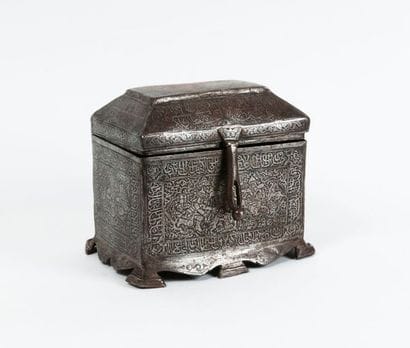 PERSE, Qadjar, début du XXème siècle.


Coffret...