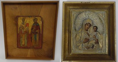 Deux icônes religieuses : 

- L'une avec...
