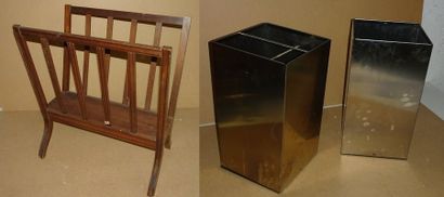 Porte-revues en bois, quadripode.

On joint...
