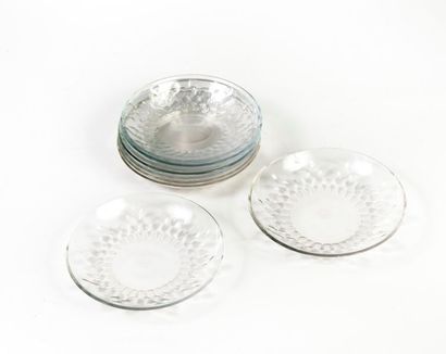 BACCARAT France 

Ensemble de neuf coupelles...