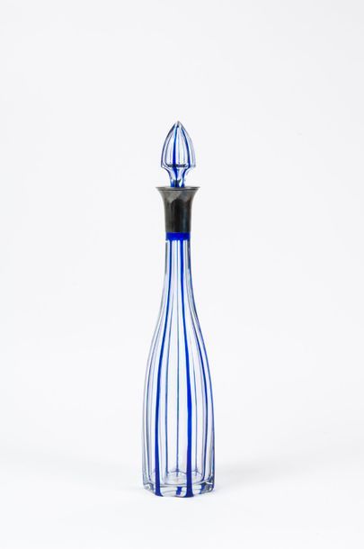 BACCARAT 

Carafe et son bouchon en verre...