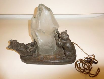 Veilleuse en régule à cache-ampoule en verre...