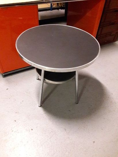 THONET


Guéridon rond à deux plateaux, le...