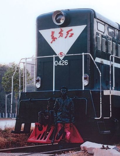 LIU BOLIN (1973)
Red in the East, 2006.
Tirage...