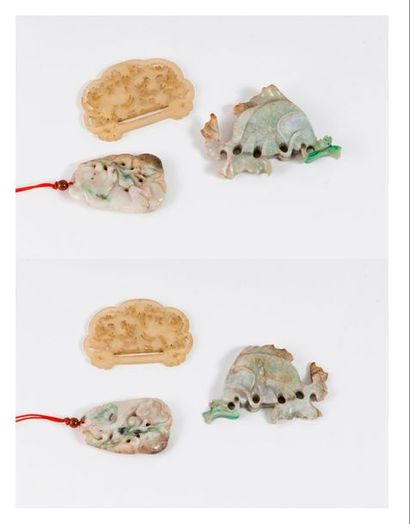 CHINE, XIXème-XXème siècles
Deux pendentifs...
