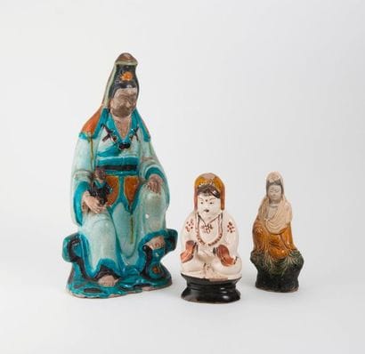 CHINE - Epoque MING (1368 - 1644)


Trois...