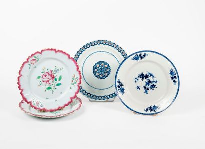 Quatre assiettes :

- SCEAUX 

Deux circulaires...