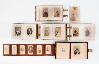 Ensemble de cinq albums de photographies...