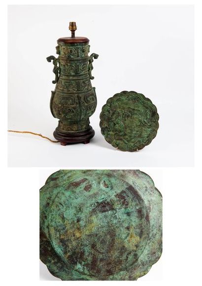 CHINE, XXème siècle


Deux pièces en bronze...