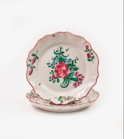 EST DE LA FRANCE


Deux assiettes chantournées...