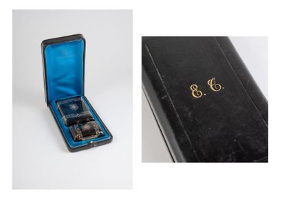 Porte-monnaie et carnet de bal en écaille...