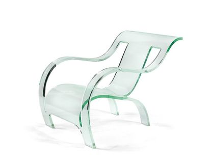 D'après Gerald SUMMERS
Fauteuil en plexiglass.
Circa...