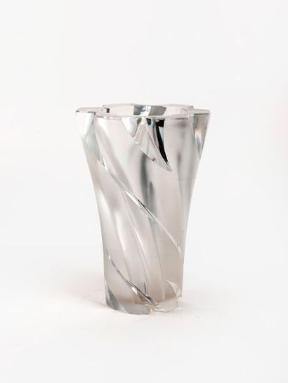 LALIQUE FRANCE


Vase de forme tronconique...