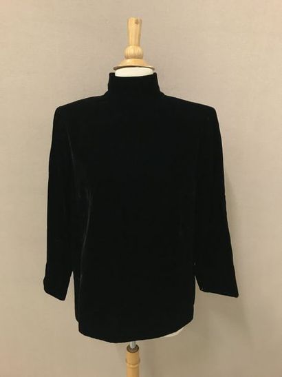 Yves Saint LAURENT

Haut en panne de velours...