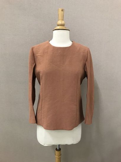 MARNI

Haut de couleur vieux rose en toile.
Fermeture...