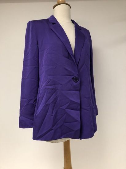ARMANI collezioni

Veste en mélange de soie...