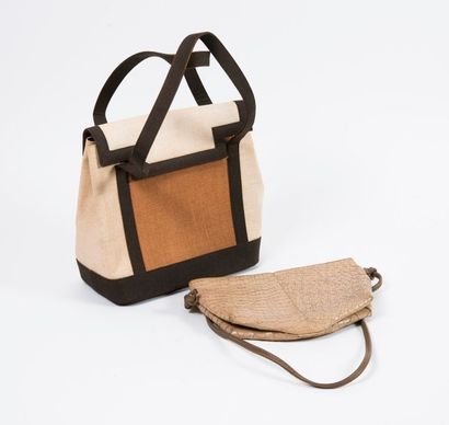 LANVIN


Sac bandoulière en cuir taupe craquelé....