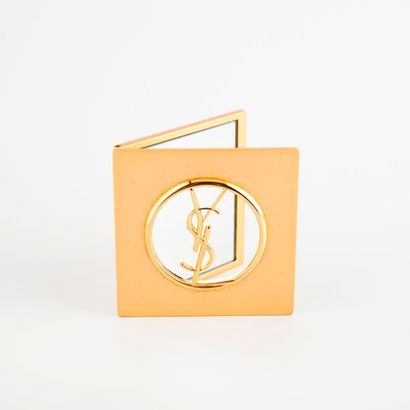 Yves Saint-Laurent


Miroir de sac en métal...