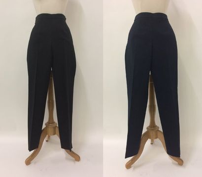 J. CREW


Lot comprenant : 

-Pantalon cigarette...